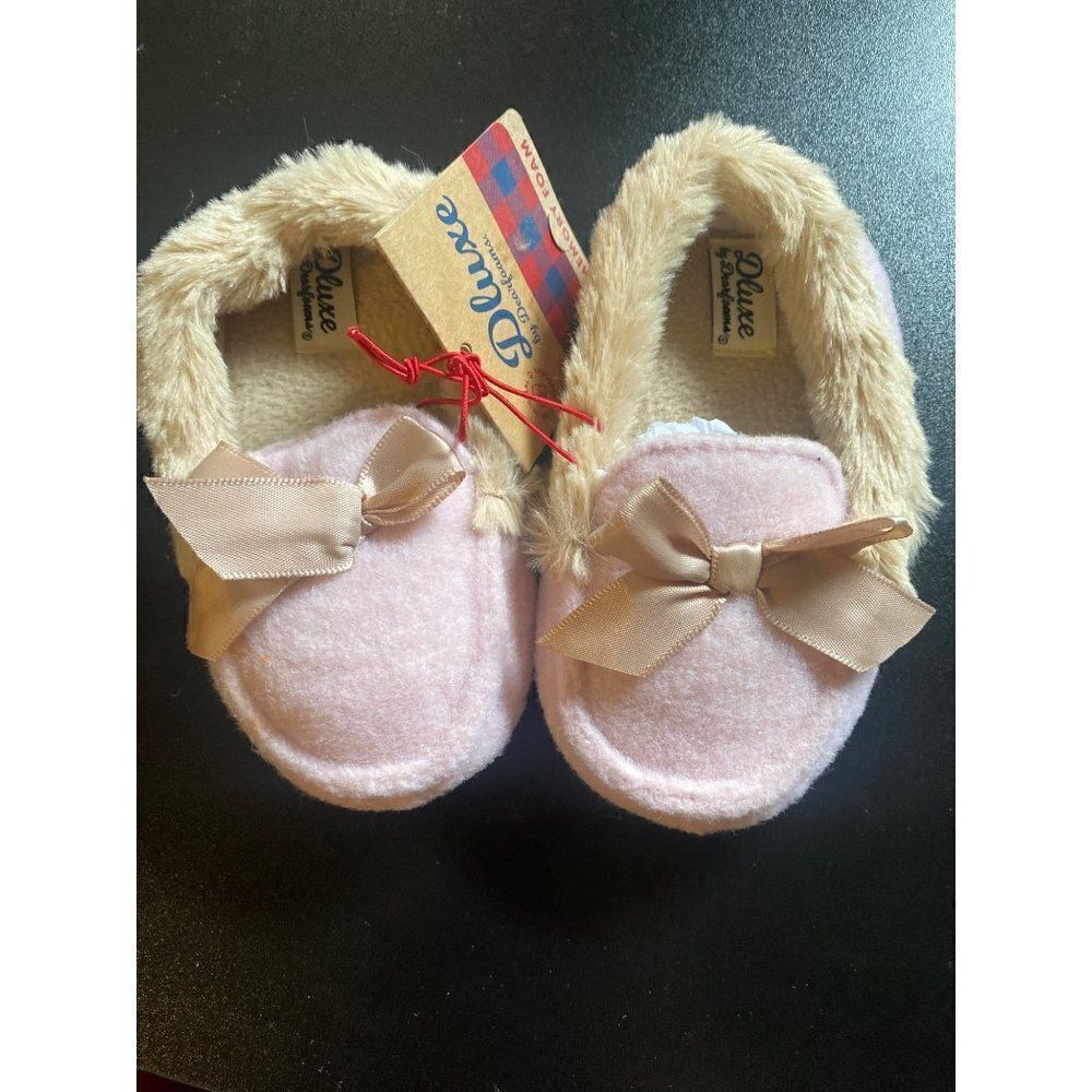 NWT Deluxe by Dearfoams kid's pink fur lined memory foam slippers size 7/8